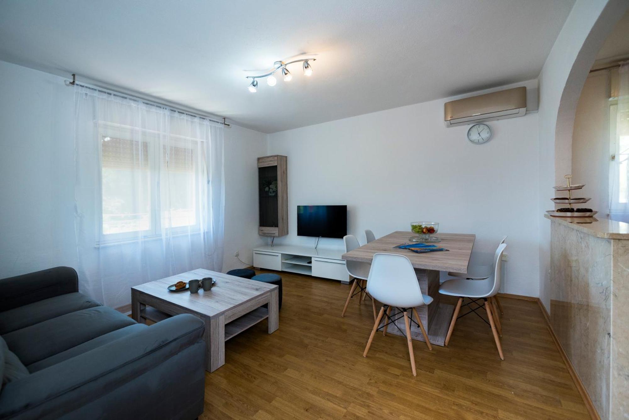 M&M Pelivan Apartments Solin Ngoại thất bức ảnh