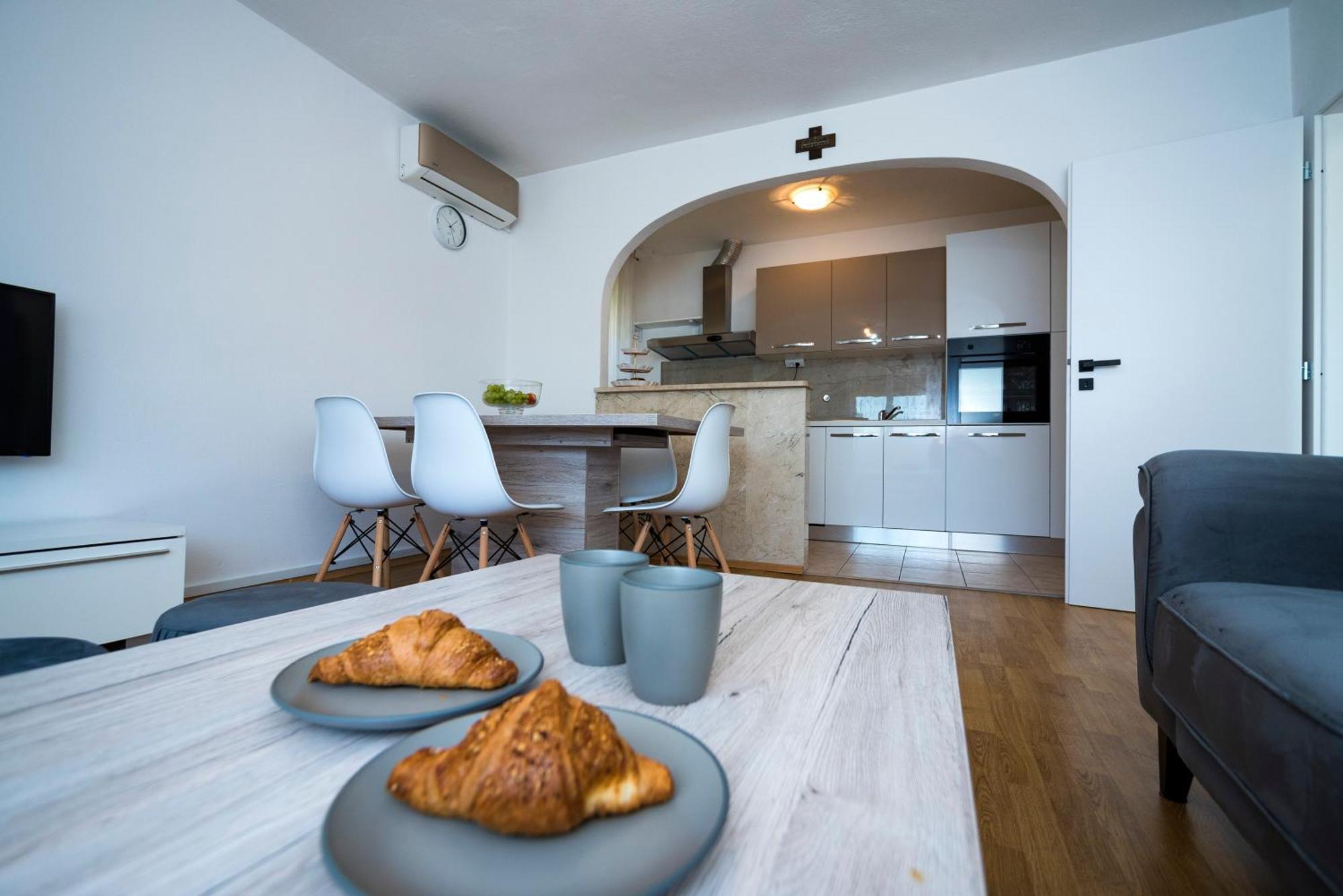M&M Pelivan Apartments Solin Ngoại thất bức ảnh